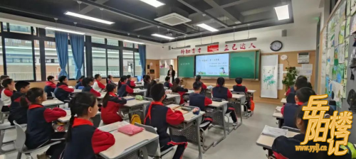 《春夜喜雨》《送元二使安西》《早春呈水部张十八员外》群诗阅读